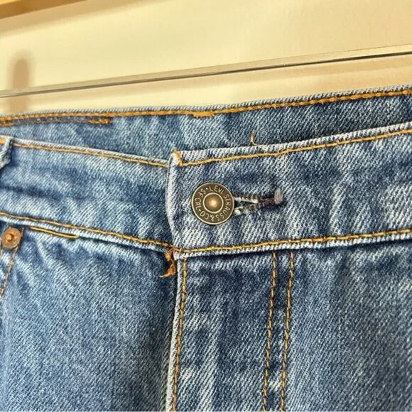 Vintage Levi's Slim Fit Medium Wash size 27 - Picture 7 of 8
